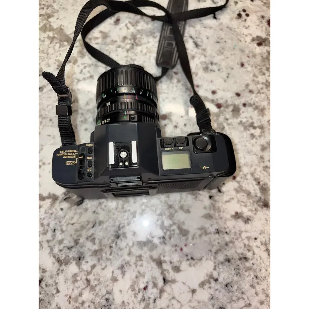 Canon T70 35mm Film Camera w/ FD 35-70mm Zoom Lens + Caps